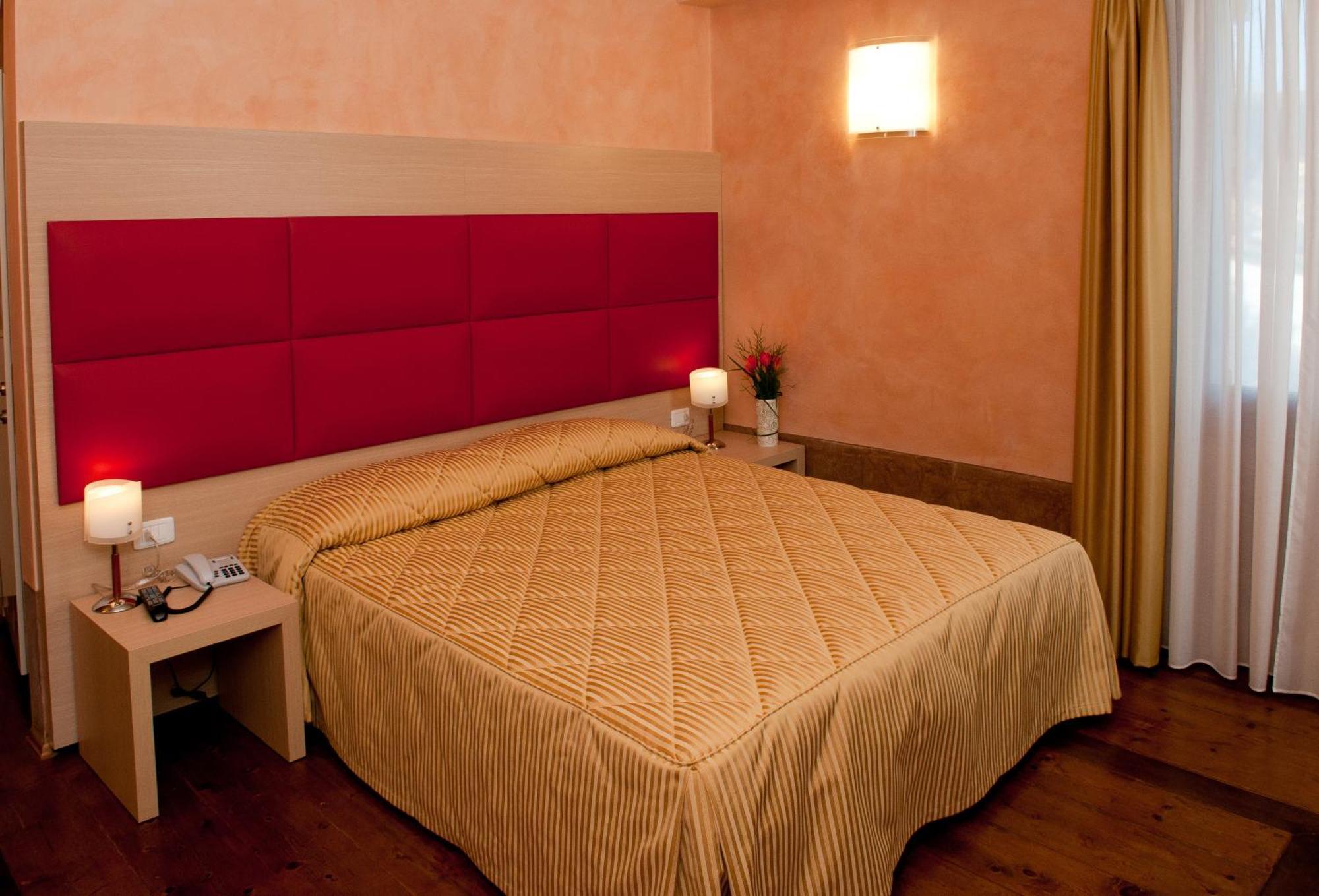 Hotel Villa Maternini Vazzola Bilik gambar