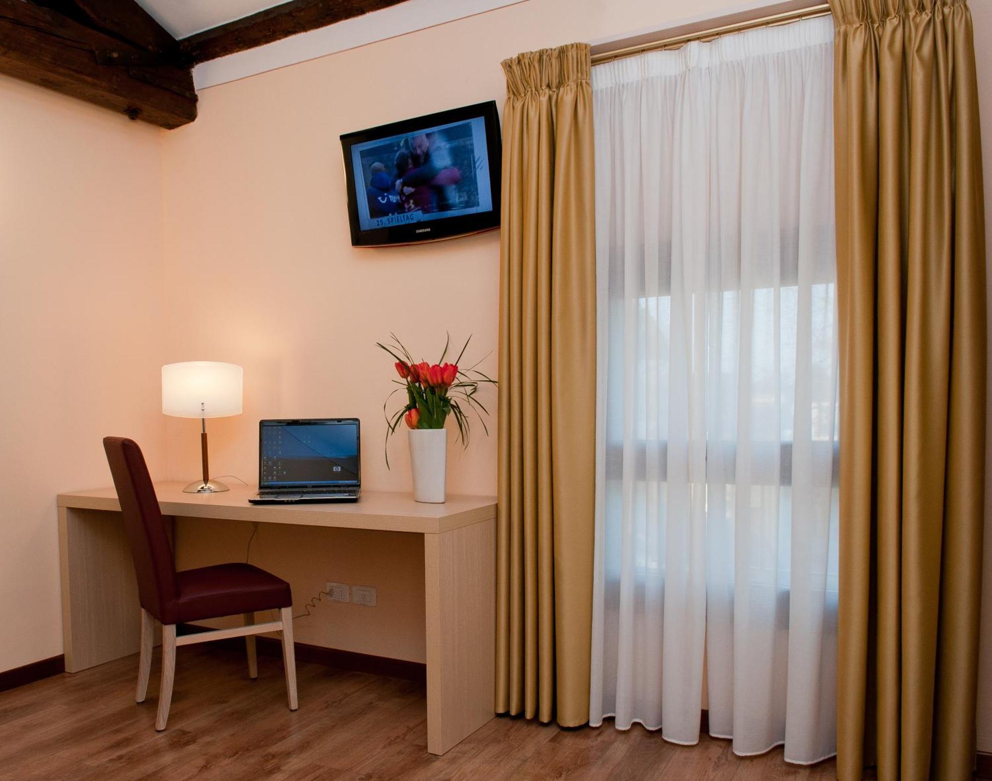 Hotel Villa Maternini Vazzola Bilik gambar