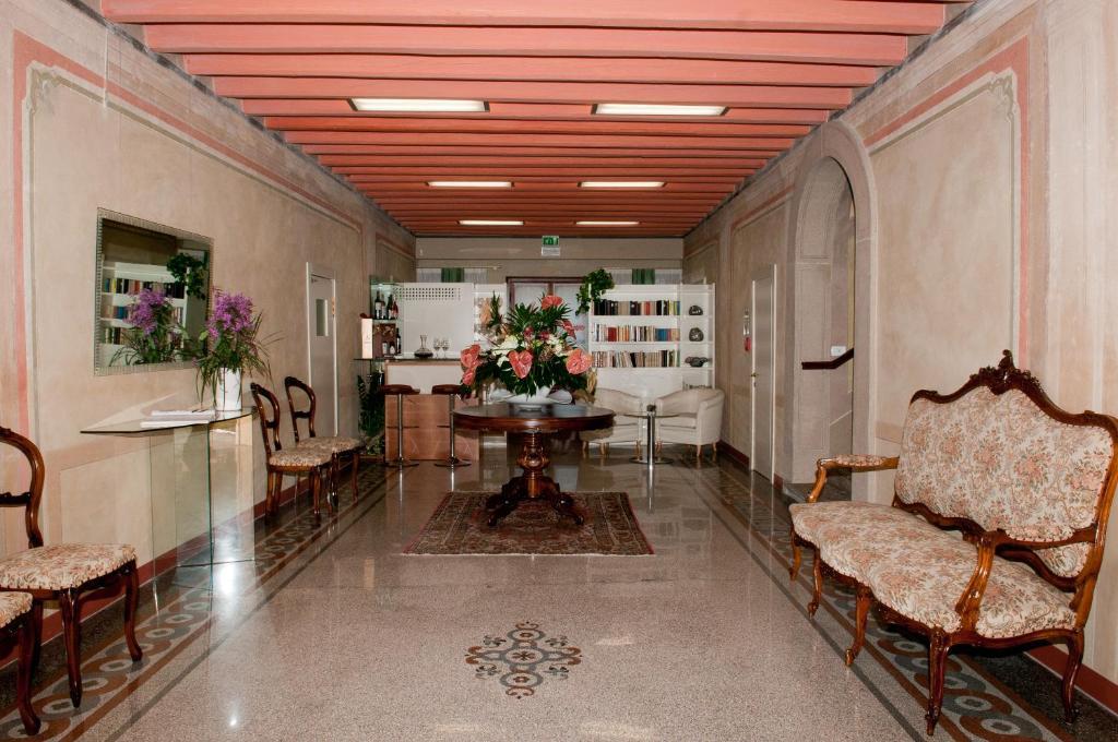 Hotel Villa Maternini Vazzola Luaran gambar