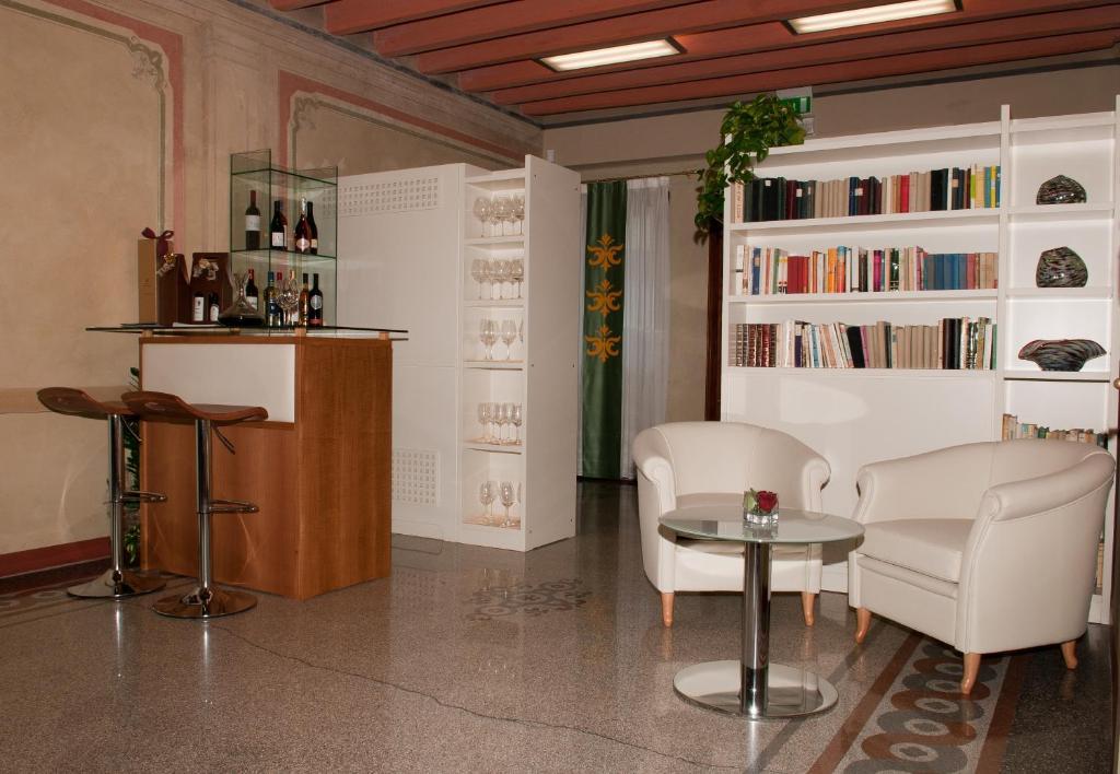 Hotel Villa Maternini Vazzola Luaran gambar